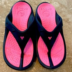 Disney parks Mickey Mouse croc sandals Womens 9